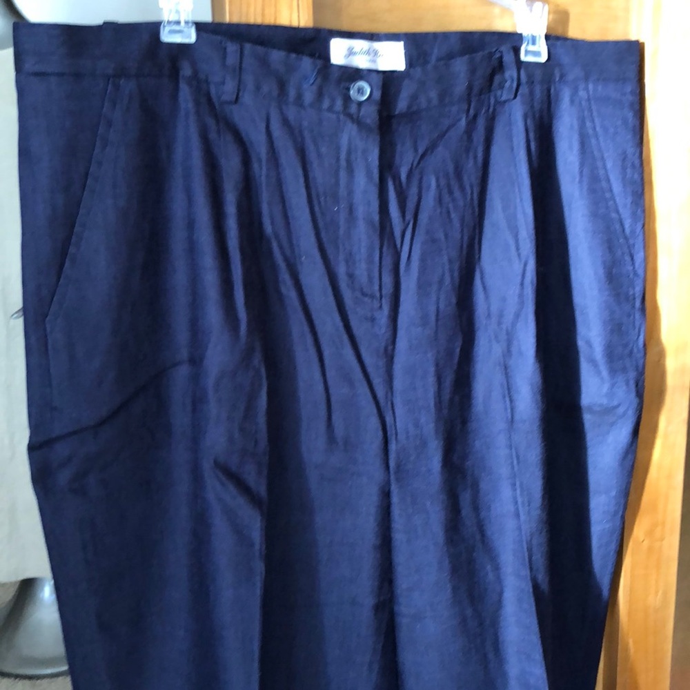 Judith Hart Woman Linen Capris